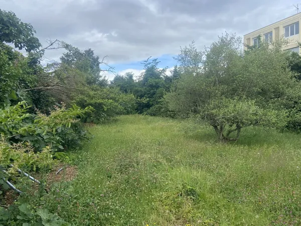 Terrain constructible viabilisée - Francheville