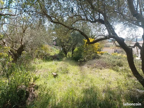 A vendre terrain constructible