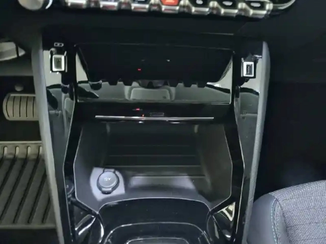 Peugeot 208 electrique 50 kwh 136ch — photo 73