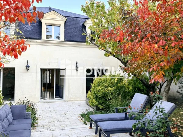 Maison 7 Pièces 180.14m² à louer 5799 euros - RUEIL-MALMAISON 92