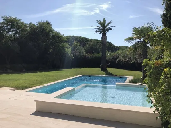 Maison 6 pièces 230 m²