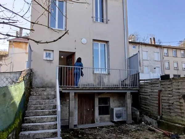 Maison village t3 neuville sur ain 01