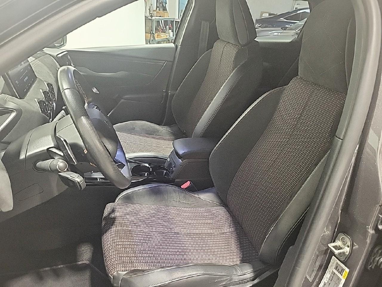 Ds Ds 3 crossback puretech 130 eat8 performance line+ — photo 10