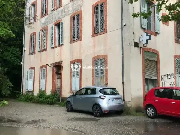 Commune de veynes, propriete (a rehabiliter) constituee de deux