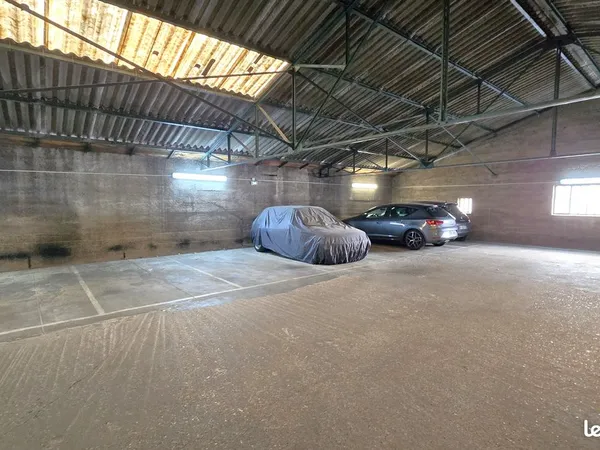 Place de parking couverte