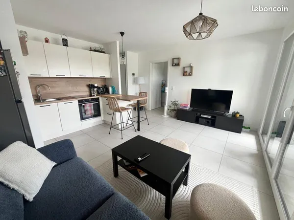 T2 meublé avec grand balcon