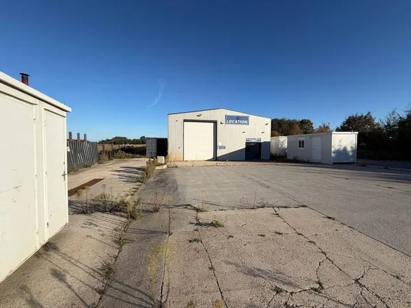 Local d'activité 320 m²