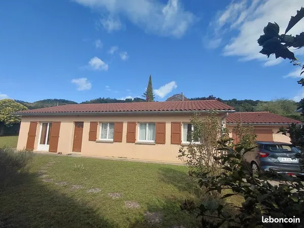 Maison plain pieds 4 chambres, 800 m² de terrain