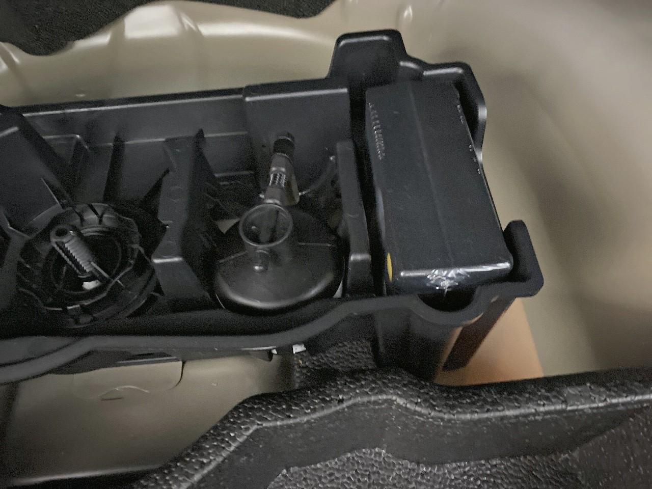 Peugeot 2008 1.2 hybrid 145ch allure e-dcs6 — photo 12