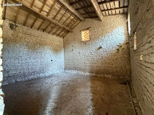 Maison en pierre à rénover