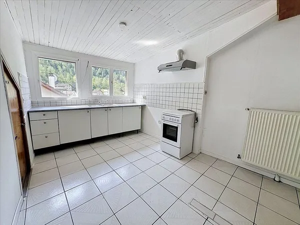 À louer - Appartement rénové 86 m² - 4 pieces avec balcon