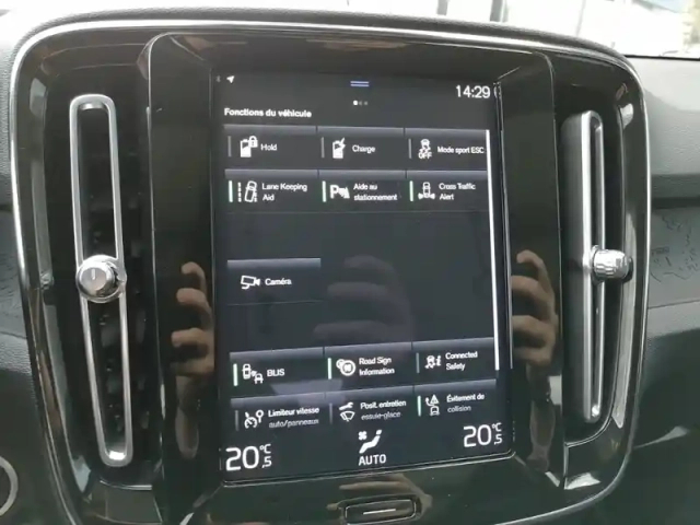 Volvo Xc40 t5 recharge 180+82 ch dct7 — photo 19