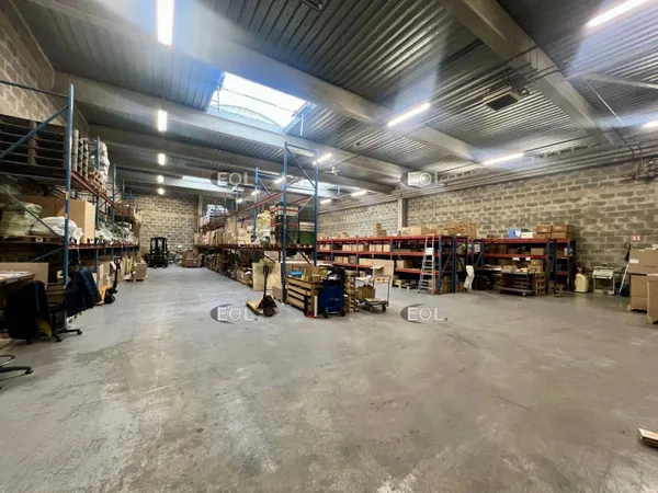 Local d'activité 1 pièce 1070 m²