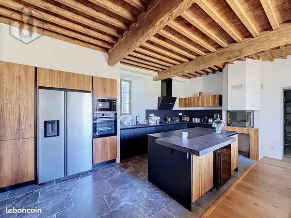 Propriété 4 pièces 257 m²