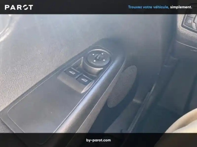 Ford Transit Courier fourgonnette 1.0e 100ch stop&amp;start trend — photo 6