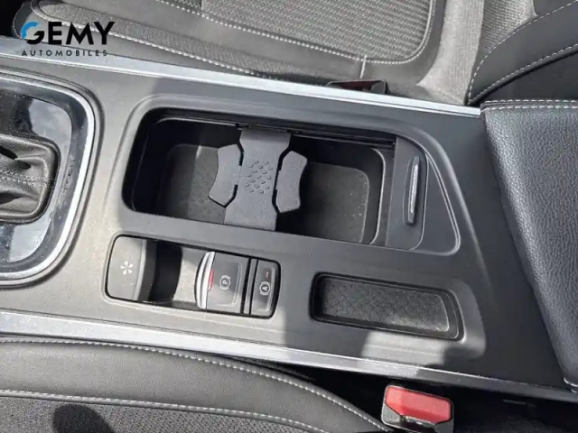 Renault Megane mégane iv berline e-tech plug-in hybride 160 - 21n — photo 23