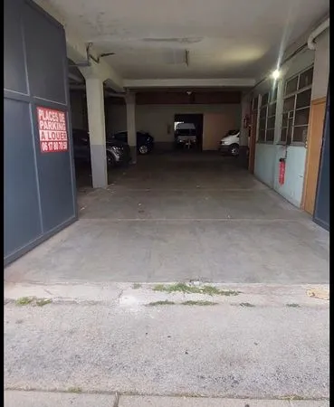 Place de parking Alès