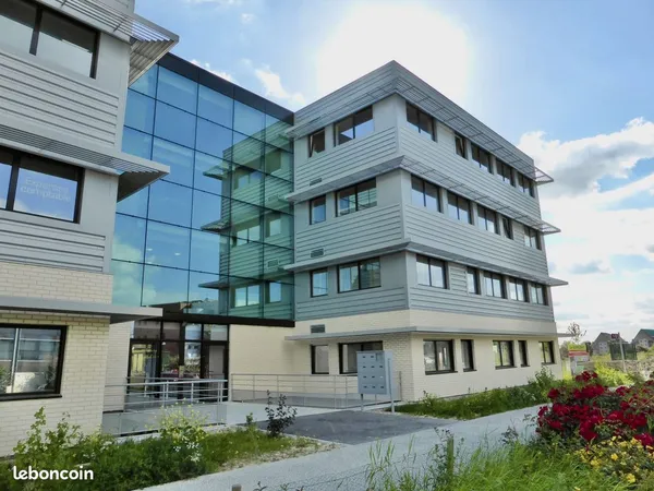 Bureaux 187 m² Boves