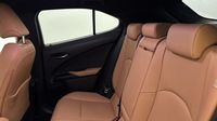 Lexus Ux 250h Luxe 2WD — photo 13