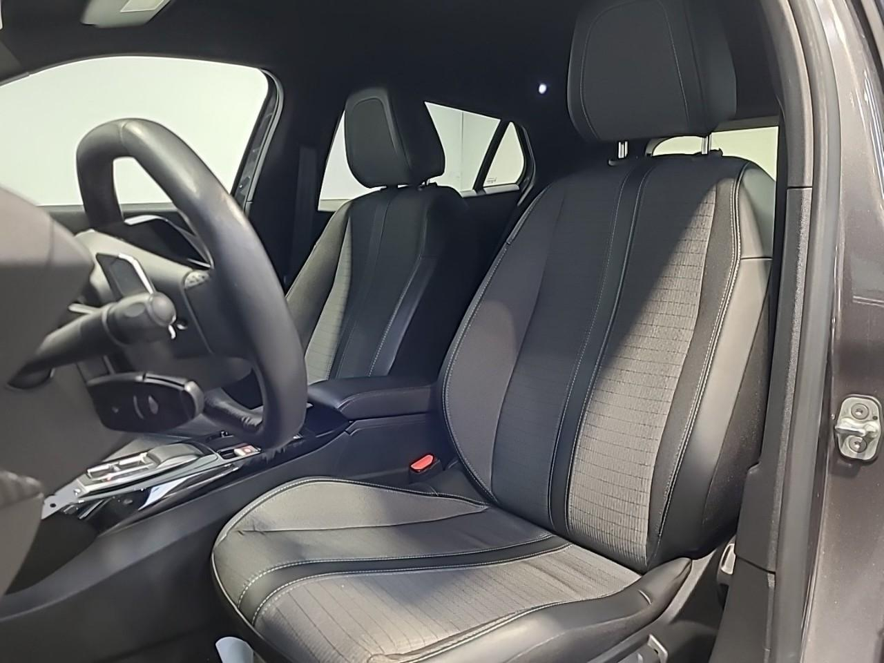 Peugeot 2008 bluehdi 130 s&s eat8 allure pack — photo 10