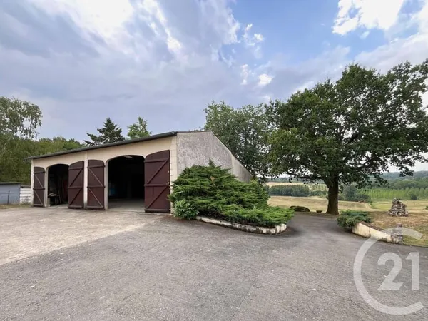 Maison 4 pièces 392 m²