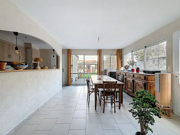 Maison à vendre à Angers située dans un secteur prisé, à moins de 10 minutes à vélo de la gare