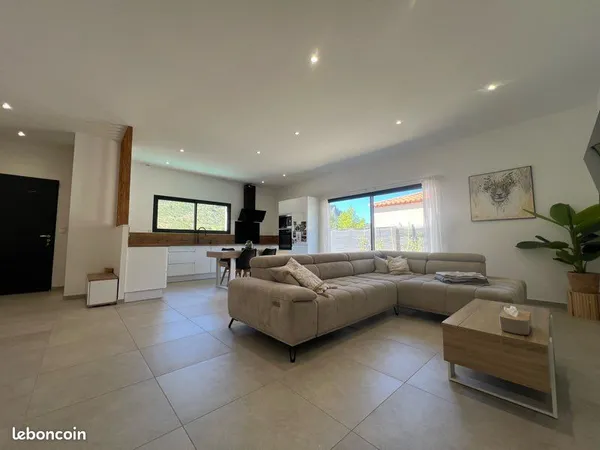Maison à vendre à Maury