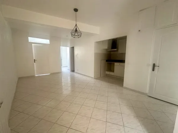 Appartement T3 à louer à Cassis, Centre ville