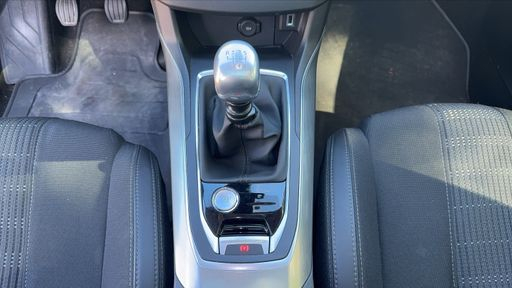 Peugeot 308 SW 1.5 BlueHDi 130 - Allure – 2018 – 114193 km – Diesel – Boîte Manuelle — photo 18
