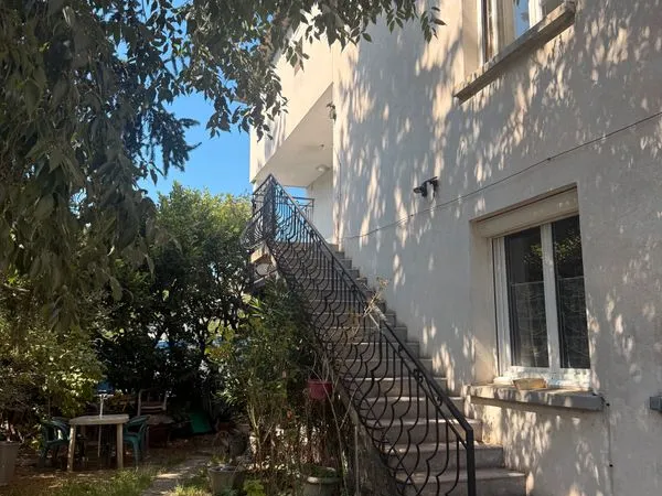 À vendre appartement T4 127m2 avec cave extérieur et place de parking