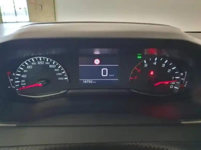 Peugeot 208 1.2 puretech 100ch s&amp;s style 118g — photo 8