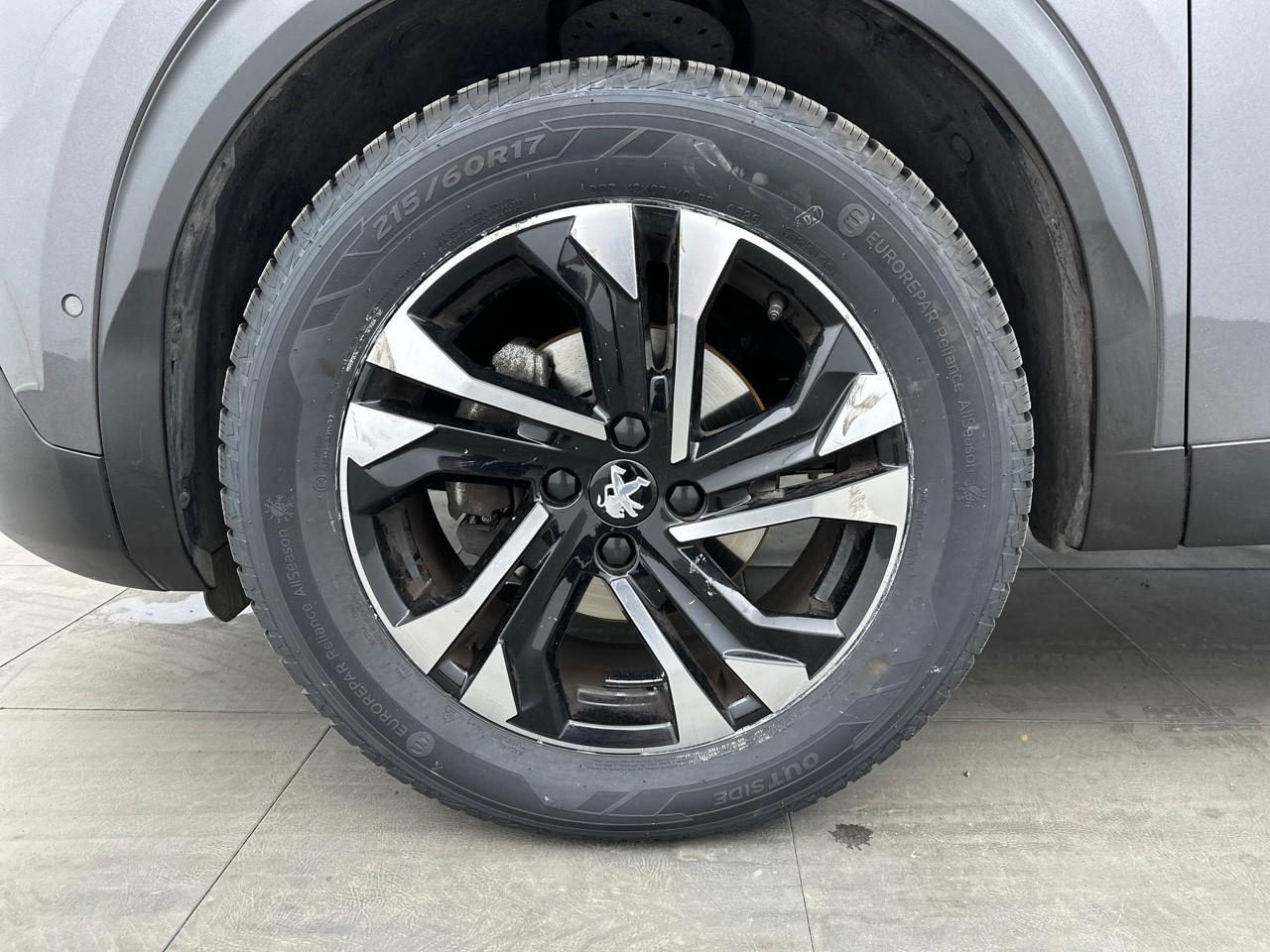 Peugeot 2008 puretech 130 s&s eat8 gt — photo 14