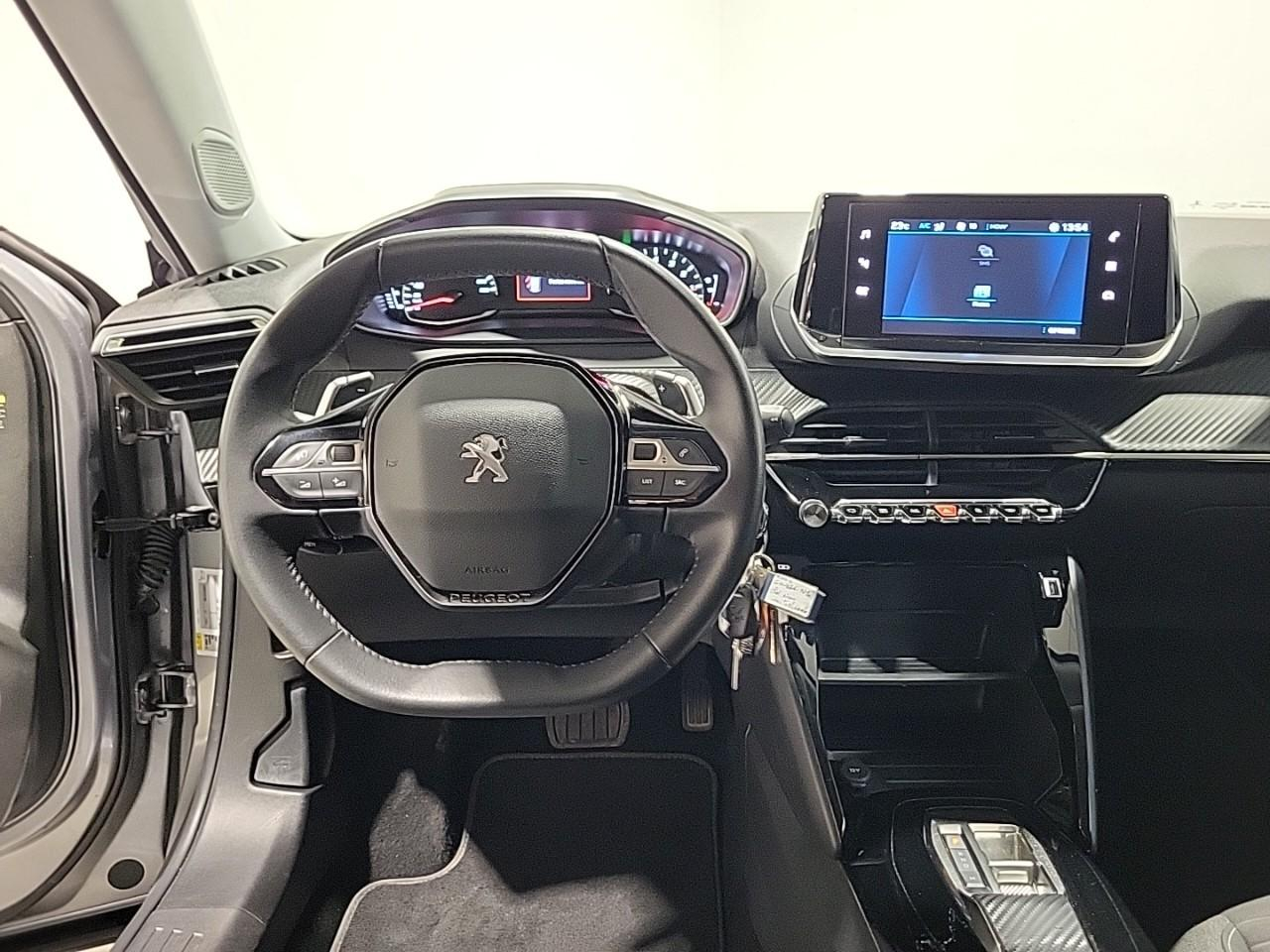 Peugeot 2008 puretech 130 s&s eat8 active — photo 12