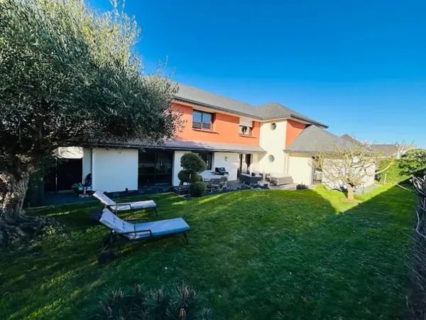 Maison 11 pièces 260 m²