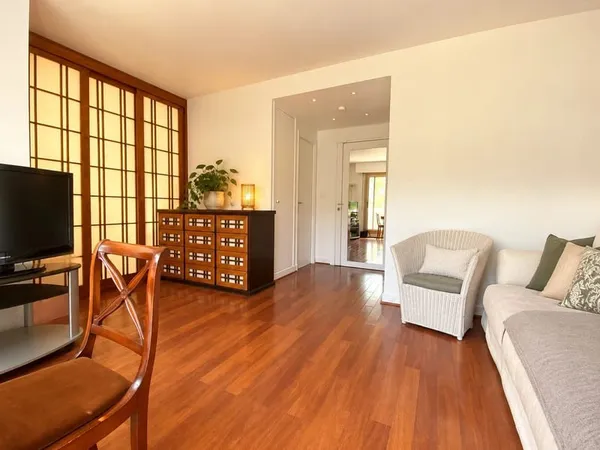 2 PIÈCES MEUBLÉ - PARIS 16e - BALCON - CALME SUR JARDIN
