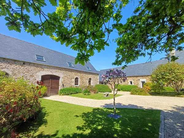 Propriété de charme en bord de mer avec activité de chambres d'hôtes