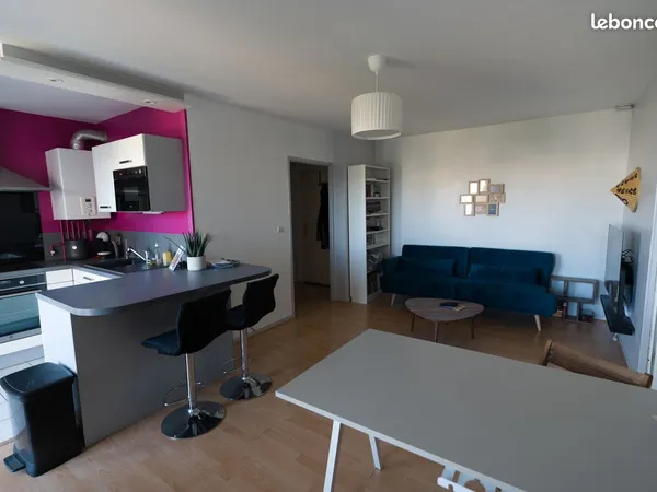 Appartement -2 Pièces - 44m2 - Etage 3/4