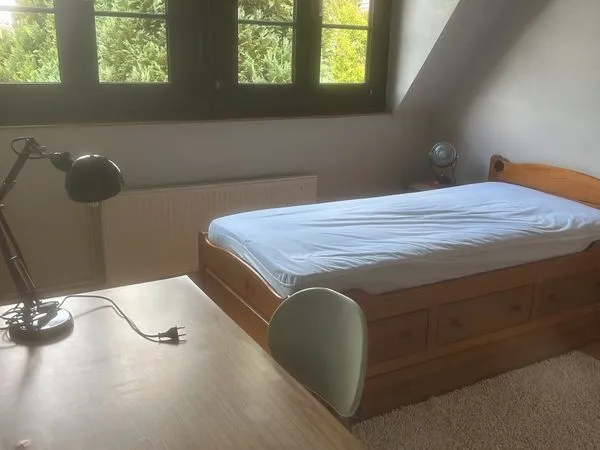 Chambre meublée lumineuse en colocation