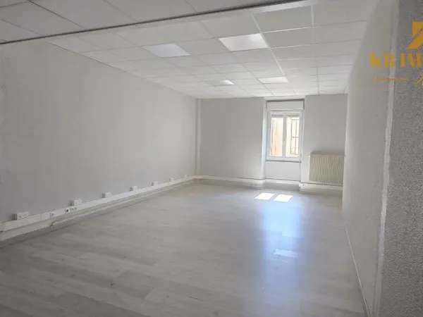 Local 191 m² Privas