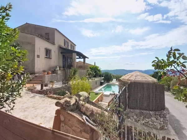 Villa position dominante sur les hauteurs de Draguignan
