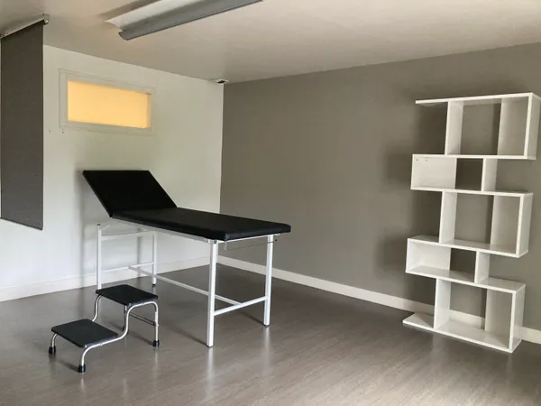 Loue cabinet 18m² dans pôle de santé - 140m²