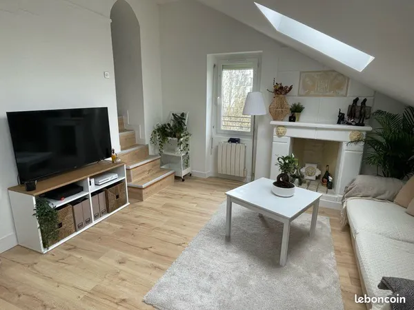 Particulier loue appartement meublé