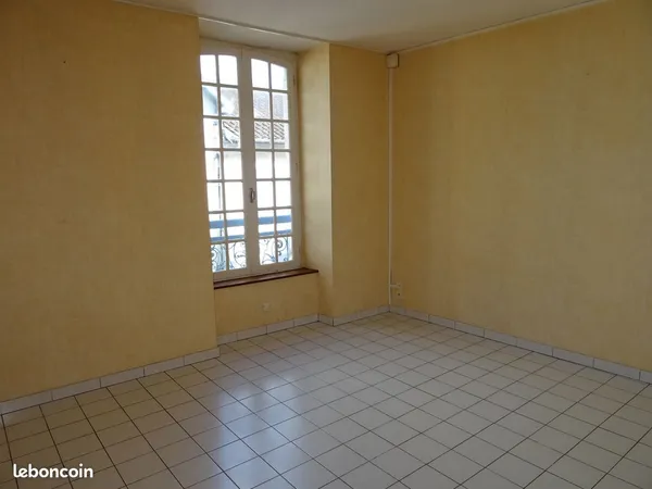 MORLAAS Appartement T2 bis 80m²