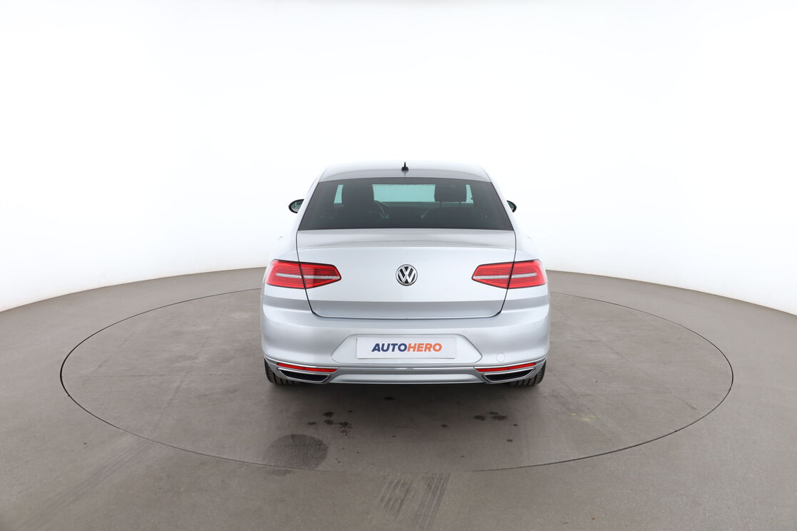 Volkswagen Passat 1.4 TSI GTE DSG6 — photo 4