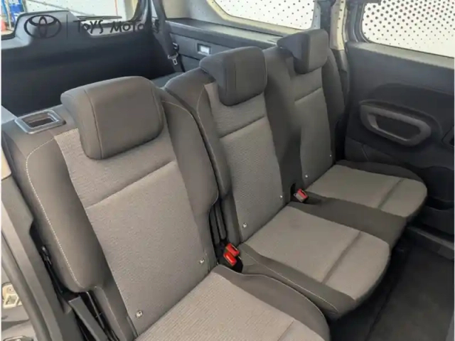 Toyota Proace 1.5 long 130 d-4d dynamic 7pl — photo 8