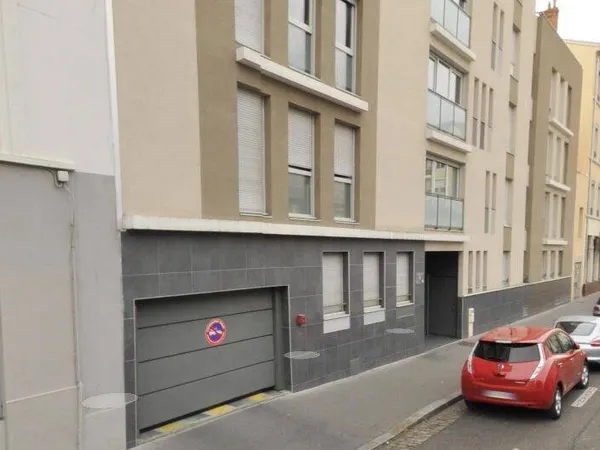 Stationnement Vente Lyon 110€