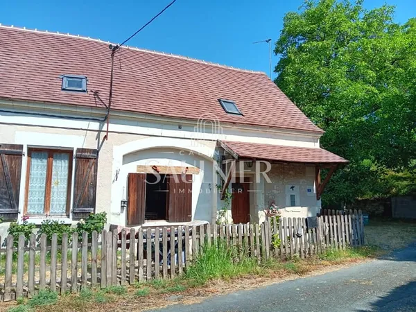 À Monthou sur Cher, Maison ancienne à rafraîchir.