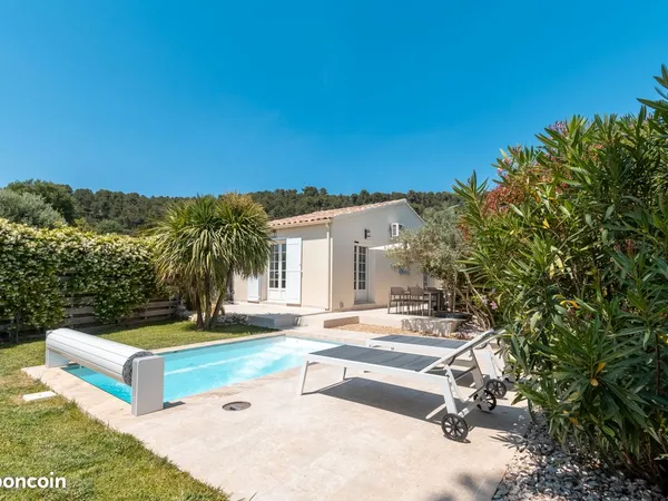 Villa toute équipée avec jardin