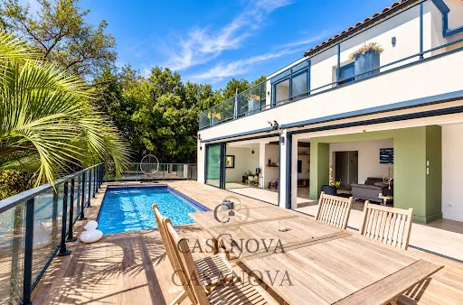 Maison 7 pièces 210 m²