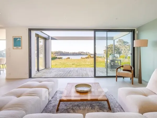 Maison contemporaine avec vue à 180 ° sur le Golfe du Morbihan -